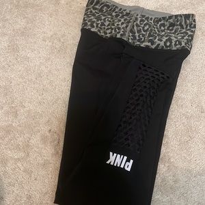 VS PINK ARMY LEGGING | (S)